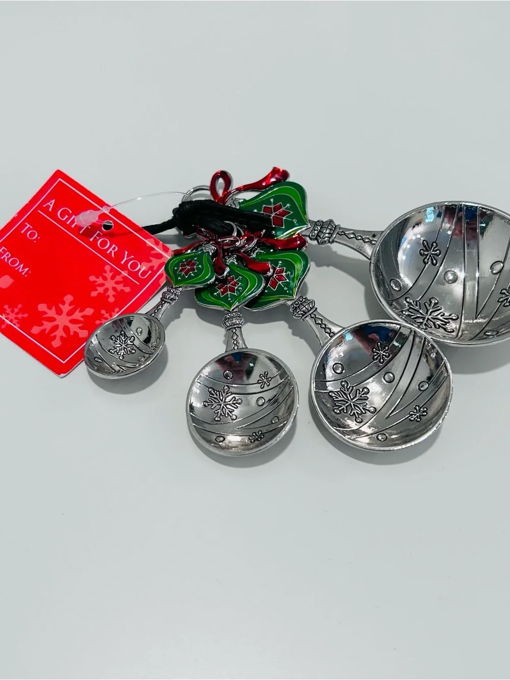 Ganz Measuring Spoon Set 4 Piece Snowflakes Christmas Ornaments Red Green